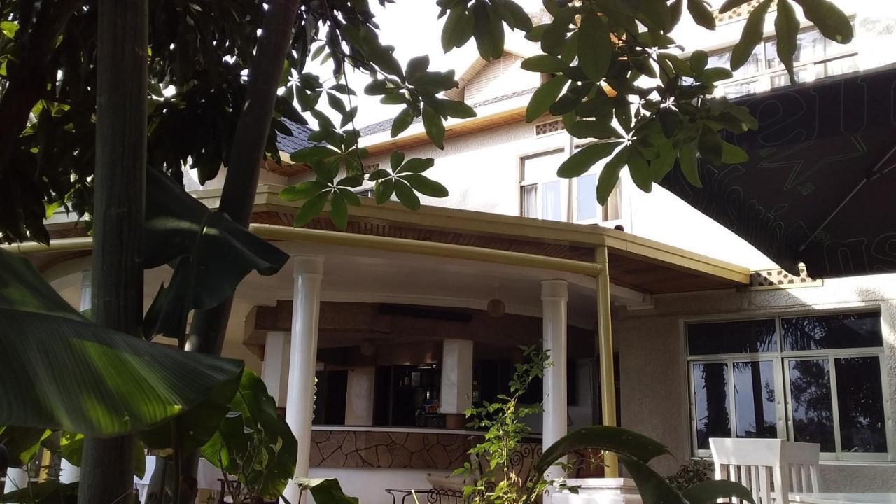 Random Park Hotel Kigali Exterior photo
