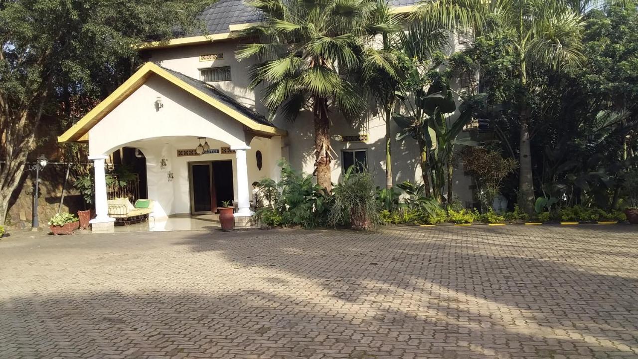 Random Park Hotel Kigali Exterior photo