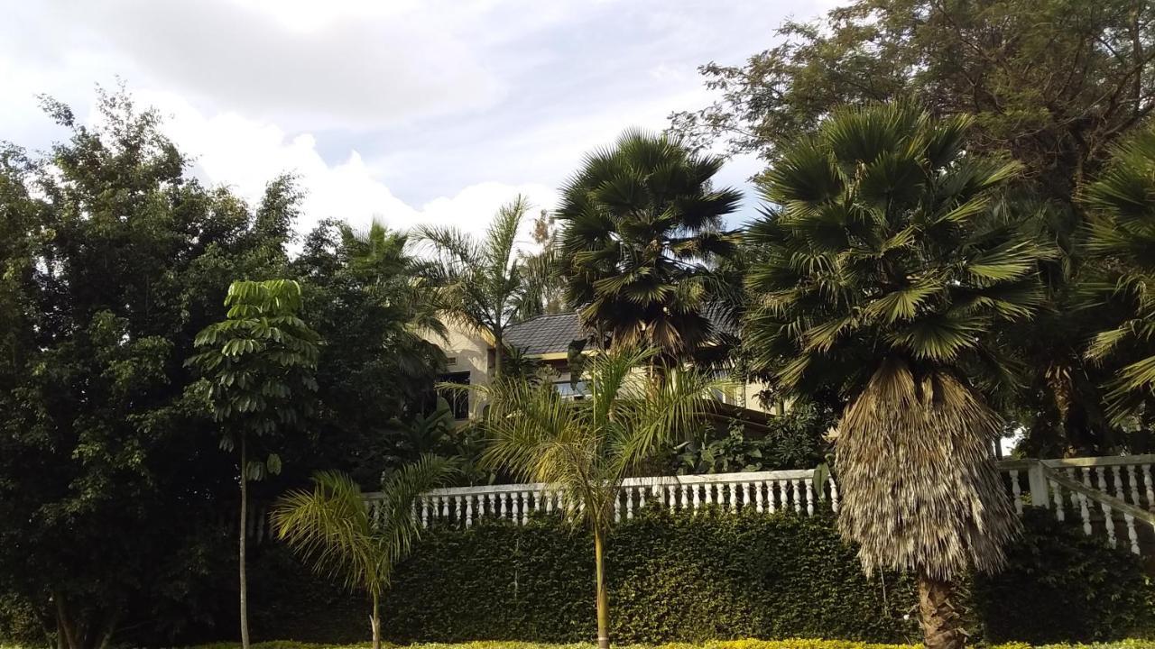 Random Park Hotel Kigali Exterior photo