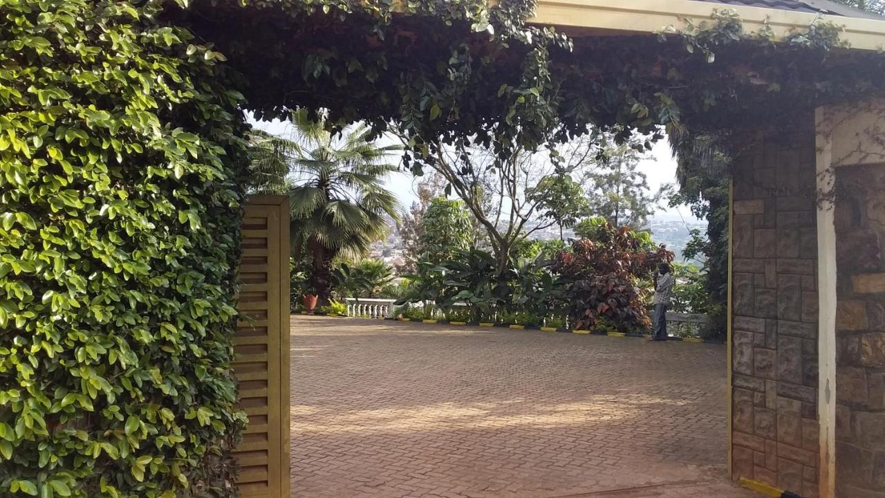 Random Park Hotel Kigali Exterior photo