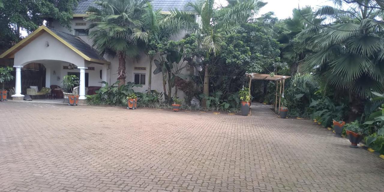 Random Park Hotel Kigali Exterior photo