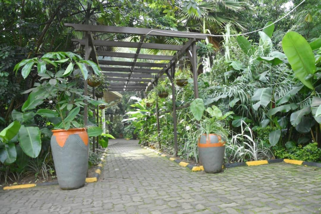 Random Park Hotel Kigali Exterior photo