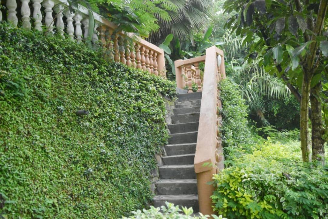 Random Park Hotel Kigali Exterior photo