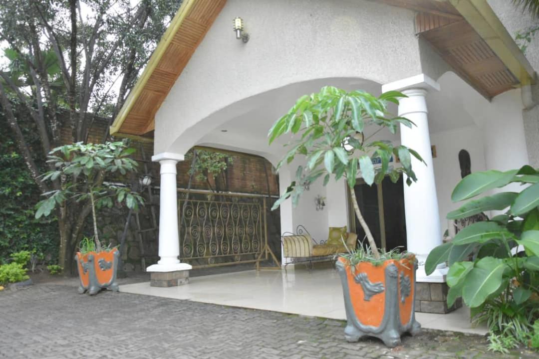 Random Park Hotel Kigali Exterior photo